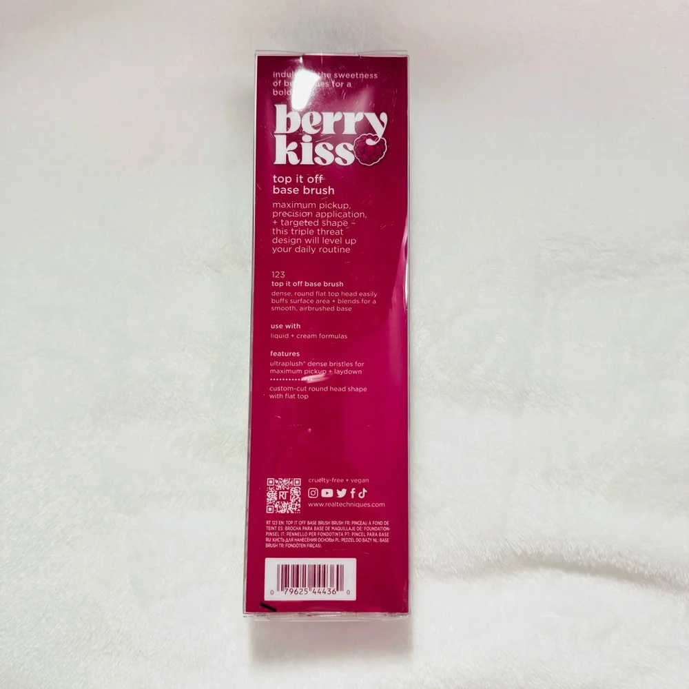 Real Techniques Berry Kiss Top It Off Base Makeup Brush Limited Edition - NIB